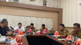 Bupati Tojo Una-Una, Ilham Lawidu, S.H.saat menerima kunjungan GIWEH diruang eksekutif kantor bupati setempat, Selasa (28/4)