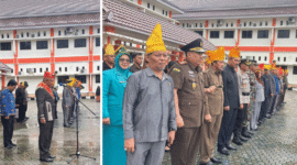 Plt. Kepala Dinas Pendidikan Pemuda dan Olahraga Tojo Una-Una, Burhanudin Lahay, S.Ag, M.Si saat memimpin upacara Hardiknas di Halaman Kantor Bupati Touna, Jumat 2 Mei 2025.