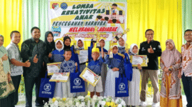 Puluhan siswa SDN 9 dan SDN 2 Ampana Kota, Kabupaten Tojo Una-Una, menunjukkan kreativitas luar biasa dalam lomba puisi dan pidato anti-narkoba, Kamis (12/6).