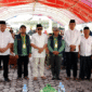 Bupati Touna Ilham Lawidu melepas tim petugas pemeriksa kesehatan hewan kurban secara (Kesmavet) di Masjid Thamaratul Ukhuwah, Kelurahan Muara Toba, usai salat Jumat (6/6)