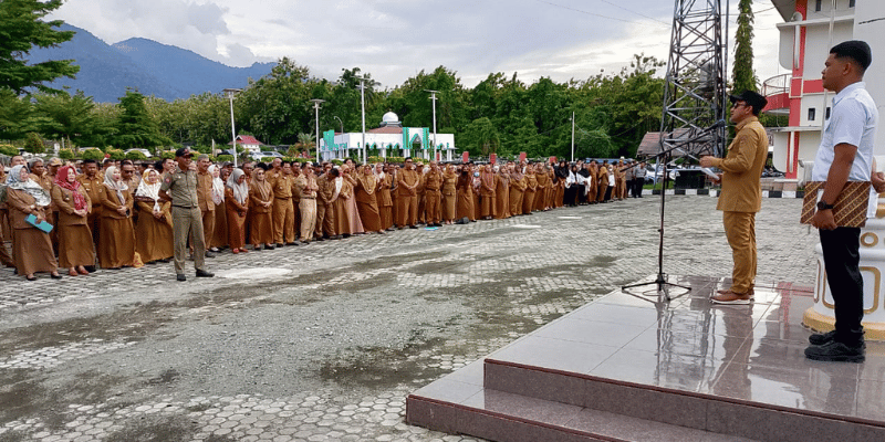 Bupati Ilham Lawidu pimpin Apel perdana usai lebaran Idul Adha 1446 Hijriyah, Selasa 10/6)