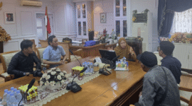 Wakil Gubernur dr. Reny A. Lamadjido saat melakukan audensi bersama Panitia Munas dan Musda PJS Sulteng, diruang kerjanya, Selasa, (10/6)