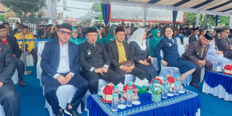Bupati Ilham dan Ketua TP-PKK Tojo Una-Una Ibu Hajar Lawidu Hadir pada Pelantikan Bupati/ Wakil Parigi Moutong dan Banggai di Palu, Senin 2 Juni 2025
