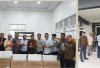 Bupati Ilham  Lawidu saat berkunjung di lokasi pengadaan bibit sawit unggul di PT Socfindo,Kabupaten Serdang Bedagai,Sumatera Utara,Selasa (3/6/2025).