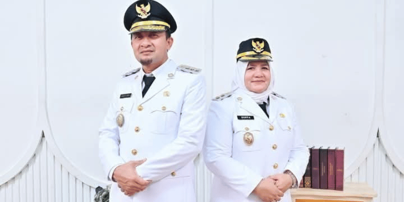 Bupati Touna Ilham Lawidu dan Wakil Bupati Touna Hj. Surya 