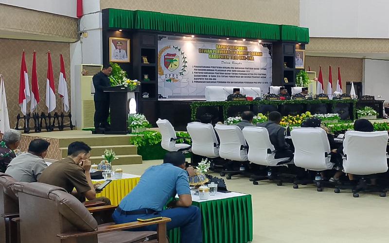  Fraksi PPP, Rinaldy saat memberikan tanggapan atas Pidato Pengantar Bupati terkait pertangunggungjawaban Pelaksanaan APBD tahun 2024, Rabu 23 Juli 2025