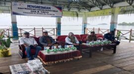 – Wabub Touna Hj. Surya, S.Sos.,M.Si., meresmikan Rumah Produksi dan meluncurkan cemilan Gula Tapo Togean di Desa Bomba, Kecamatan Batudaka, Selasa (15/7/2025).
