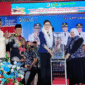 Wakil Bupati Tojo Una-Una Hj.Surya, S.Sos,M.SI saat menerima Piala Bergilir STQH ke XXVIII Tingkat Provinsi Sulawesi Tengah yang diserahkan oleh Bupati Poso
dr. Verna Gladies Merry Inkiriwang mewakili Gubernur Sulteng,Jumat malam, 27 Juni 2025.