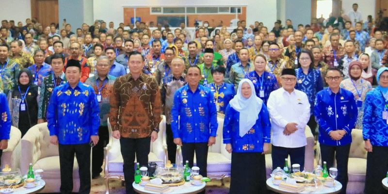 Wakil Bupati Tojo Una-Una, Surya,S.Sos.,M.Si menghadiri Forum Koordinasi Pembangunan Wilayah Berbasis Penataan Ruang Pulau Sulawesi yang berlangsung di Gedung DPRD Provinsi Sulawesi Tengah, Kamis, 10 Juli 2025.