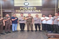  Kepala Kejari, Dr. Risky Fachrurrozi, S.H., M.H., beserta jajaran ke Polres Tojo Una-Una, Rabu (30/7/2025).