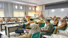 Wakil Bupati Tojo Una-Una, Hj. Surya, S.Sos., M.Si., memimpin rapat persiapan peringatan Hari Ulang Tahun ke-80 RI di ruang rapat Kantor Bupati pada Senin (28/7/2025).
