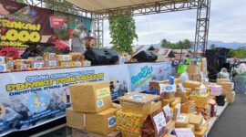 Ketua TP-PKK Tojo Una-una Ibu Hajar Lawidu,S.Kep.NS saat menyampaikan laporan kegiatan pada peluncuran Car Free Day Gerakan 6.000 Langkah Maimo Molinja, Minggu (22/6)
