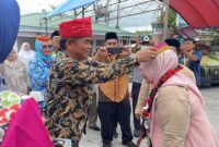 Wakil Bupati Tojo Una-Una Hj.Surya Lapasiri disambut Panitia STQH Provinsi Sulawesi Tengah, di Kabupaten Poso pada Sabtu 21 Juni 2025 Sore