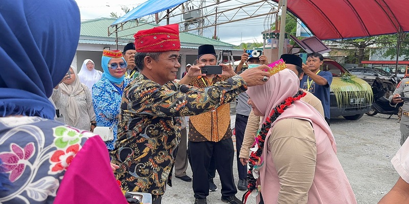 Wakil Bupati Tojo Una-Una Hj.Surya Lapasiri disambut Panitia STQH Provinsi Sulawesi Tengah, di Kabupaten Poso pada Sabtu 21 Juni 2025 Sore
