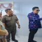 Bupati Tojo Una-Una, Ilham Lawidu dab Wakil Bupati Hj.Surya, S.Sos,M.Si, saat pengresmian ATM Bank Sulteng di Pasar Sentral Sansarino, Kamis 14 Agustus 2025


