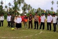 Wakil Bupati Tojo Una-Una, Surya S. Sos, secara resmi membuka Turnamen Sepak Bola U-40 yang digelar di Lapangan Sepak Bola Sumoli, Kecamatan Ratolindo, Rabu (6/8/2025).