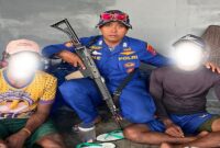 Petugas patroli bersama dua pelaku pengeboman ikan di perairan Desa Kalia, Kecamatan Talatako, Rabu (6/8/2025).