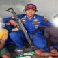 Petugas patroli bersama dua pelaku pengeboman ikan di perairan Desa Kalia, Kecamatan Talatako, Rabu (6/8/2025).