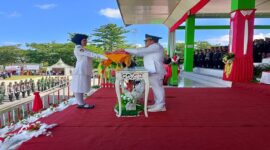 Bupati Ilham Lawidu, S.H., bertindak sebagai inspektur upacara HUT  RI ke-80 di Kabupaten Tojo Una-Una. (ist) 