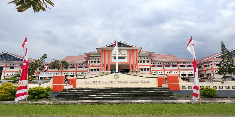 Kantor Bupati Kabupaten Tojo Una- una (ist)