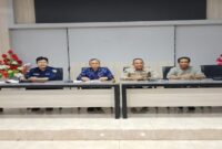 Asisten II Setda Touna, Aspan Taurenta saat memimpin rapat mediasi PT. EKU bersama tim Pemprov Sulteng diruang rapat kantor bupati setempat, Kamis (28 /8/2025)