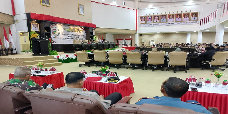 DPRD Kabupaten Tojo Una-Una menyetujui tiga Rancangan Peraturan Daerah (Ranperda) usulan Pemerintah Kabupaten dalam Sidang Paripurna yang dipimpin oleh Ketua DPRD, Gusnar A. Suleman, S.E., M.M., pada Selasa (19/8/2025).