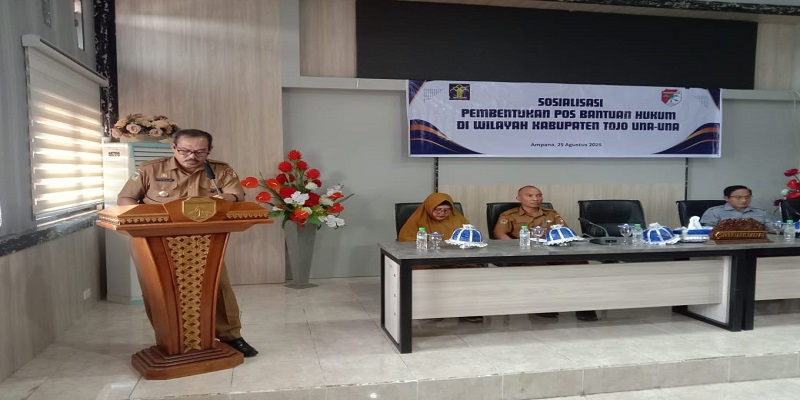 
Pj Sekda Tojo Una-Una, Alfian Matajeng, S.Pd., M.A.P., saat memimpin sosialisasi pembentukan Pos Bantuan Hukum (Posbakum), Senin (25/8/2025).

