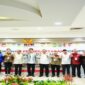 Bupati Tojo Una-Una, Ilham Lawidu, S.H., menandatangani deklarasi “Gebrakan Transparansi” dalam Rapat Koordinasi Program Pemberantasan Korupsi Terintegrasi yang digelar oleh Komisi Pemberantasan Korupsi (KPK) di Jakarta, Rabu (6/8/2025).