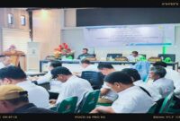 Wabup Tojo Una-una,Hj .Surya saat membuka sosialisasi rencana pembangunan SUTT 150 kV rute Poso-Ampana dan Ampana-Bunta di ruang rapat kantor bupati, Rabu 30 Juli 2025.