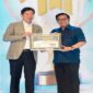 Baznas RI yang diwakili oleh Komisioner Baznas H. Rizaludin Kurniawan, M.Si menerima penghargaan Top Brand Award, di Jimbaran Bali, Selasa (12/08/2025).