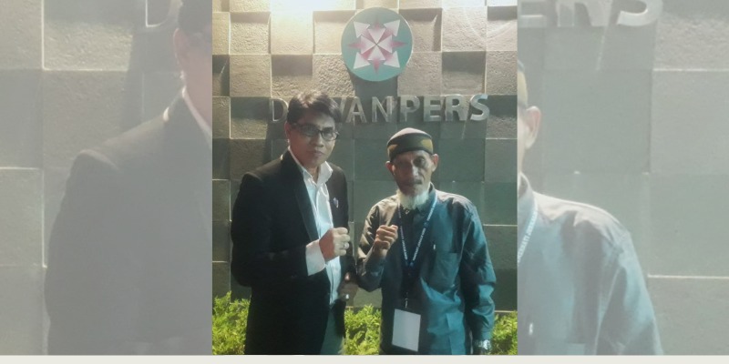 Budi Dako Wasekjen DPP PJS, bersama Ketum PJS Mahmud Marhaba. (ist)