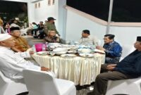 Bupati Pertama Touna, Drs. Damsik Ladjalani, hadiri syukuran Sekda Alfian Matajeng, duduk diapit Bupati Ilham Lawidu dan Mantan Wakil Bupati H.Jamal Juraedjo.