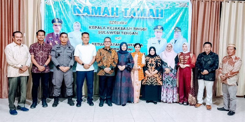  Kepala Kejaksaan Tinggi (Kajati) Sulawesi Tengah, Nuzul Rahmat, melakukan kunjungan perdana ke Kabupaten Tojo Una-Una pada Kamis malam, 25 September 2025. 