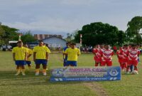 Sekretaris Daerah Kabupaten Tojo Una-Una, Alfian Matajeng, S.Pd., M.A.P., membuka turnamen bareta Mini Soccer 2025 di Lapangan Mini Soccer Bandara Tanjung Api Ampana, Senin sore (20/10/2025).
