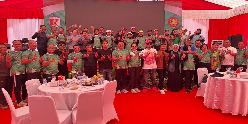 Bupati Touna, Ilham Lawidu bersama Pangdam XXIII Palaka Wira didampingi Dandim 1307/Poso Letkol Arm Edy Yulian Budiargo saat menghadiri serangkaian perayaan kegiatan HUT ke-80 TNI di Makodam XXIII/Palaka Wira, Kota Palu , Sabtu 11 Oktober 2025.