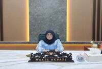 Wakil Bupati Tojo Una-Una, Hj. Surya Lapasiri, S.Sos., M.Si., resmi menempati ruangan kerja baru di lantai bawah Kantor Bupati Tojo Una-Una, Kamis (23/10/2025)