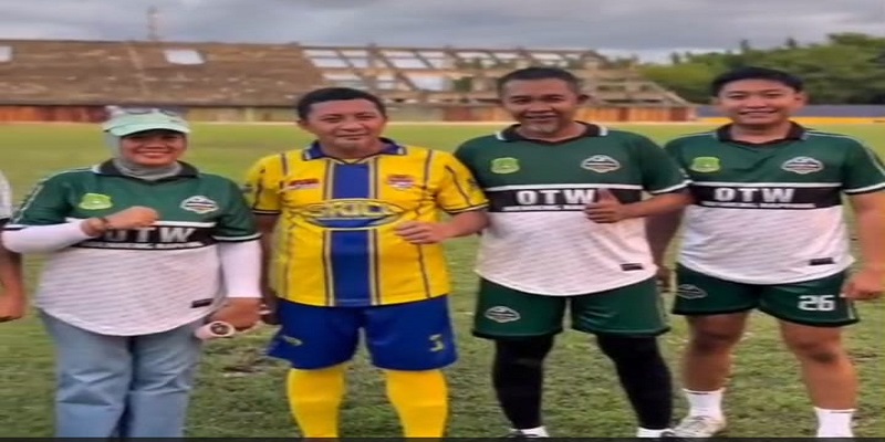 Ilham Lawidu,S.H., saat foto bersama Wakil Bupati Sidrap Nurkanaah,SH.M.Si pada Kamis sore, 30 Oktober 2025