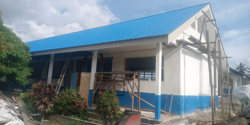Kepala SMP Negeri 2 Dampelas, I Wy. Kembar Niasa, S.Pd sampaikan jika pihaknya terima bantuan revitalisasi Rp1,3 Miliar dari Kemendikdasmen, Rabu (05/11/2025)