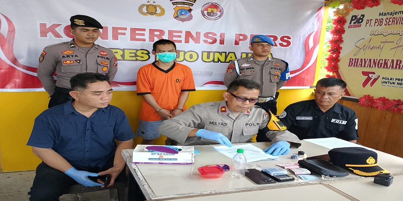 Wakapolres Touna Kompol Mulyadi saat menggelar Konferensi Pers di Kantin Makopolres Touna, Rabu, 26 November 2025.(ist)