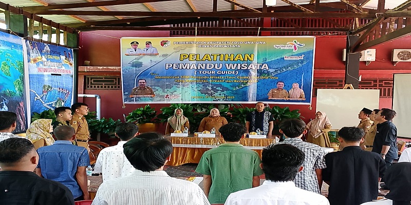 Wakil Bupati Touna,Hj.Surya,S.Sos,M.Si mewakili Bupati Ilham Lawidu, secara resmi membuka kegiatan di Homestey Latifah Bailo, Senin(3/11/2025). 