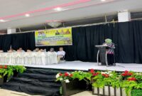 Staf Ahli Bupati Touna,Ir. Andi Dalfiah,M.M., saat memberikan sambutan  pada Rembug Madya  KTNA  Tingkat Provinsi Sulawesi Tengah di Hotel PINK Ampana, Sabtu, (8/11/2025).