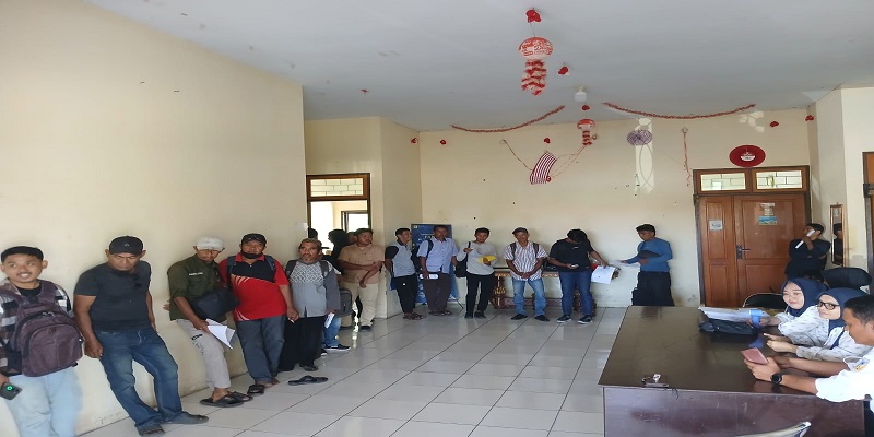 Pembagian Kartu ATM P3K Dinas Lingkungan Hidup.