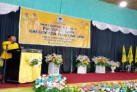 Ilham Lawidu memberikan sambutan usai dikukukuhkan sebagai Ketua DPD II Golkar Tojo Una-Una oleh Ketua DPD I Partai Golkar Provinsi Sulteng, H. Arus Abdul Karim di Gedung Beringin Ampana pada Senin, (22/12/2025)