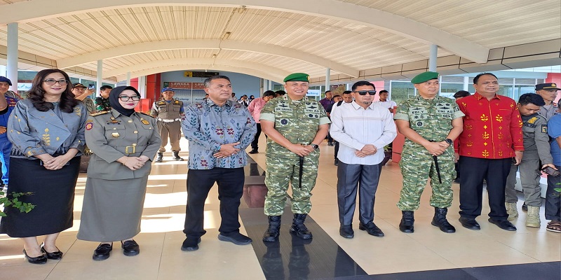 Menjelang perayaan Natal 2025 dan Tahun Baru 2026, Polres Tojo Una-Una menggelar Apel Gelar Pasukan Operasi Lilin Tinombala 2025 di Lapangan Apel Polres Tojo Una-Una, Jumat sore (19/12/2025).
