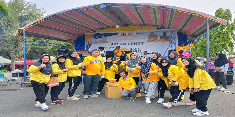 Jalan santai memperingati Hari Bakti Pekerjaan Umum ke-80, Minggu pagi (7/12/2025).
