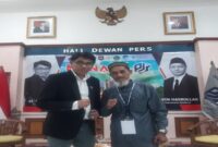 Budi Dako Wasekjen bersama, Ketua Umum Pro Jurnalismedia Siber Mahmud Marhaba.(ist)