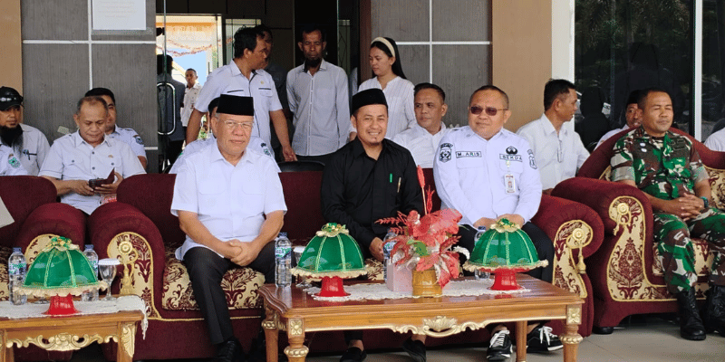 Ketua DPRD Kabupaten Banggai Kepulauan (Bangkep), Arkam Suppu, S. Th. I. , M. M hadiri penghancuran aset milik lima Organisasi Perangkat Daerah (OPD) bersama unsur Forkopimda, pada Rabu (28/01/2026).