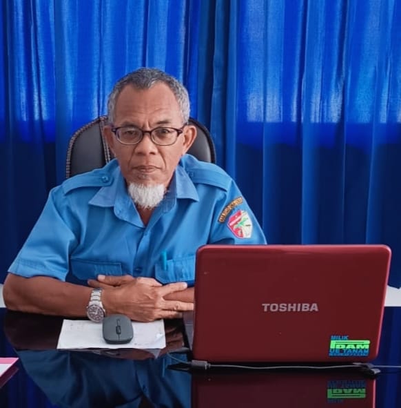 Direktur PDAM UE Tanah Tojo Una-Una, Mukmin Syah Latjuba. (ist)