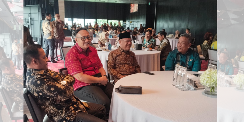 Ketua DPRD Arkam Suppu, Bupati Rusli Moidady, dan Wakil Bupati Serfi Kambey mengikuti Rapat Koordinasi (Rakor) Asistensi Pengelolaan Pemanfaatan Pinjaman Keuangan Daerah bersama Ditjen Bina Keuangan Daerah Kemendagri pada hari Selasa (03/02/2026).