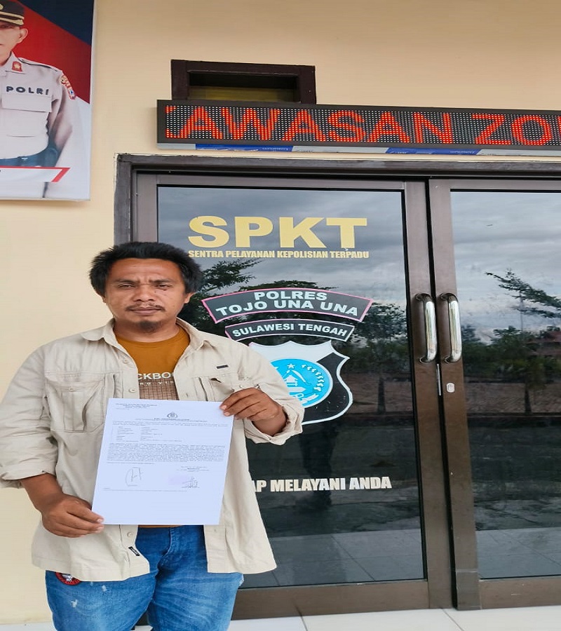 Ketua Aliansi masyarakat Tojo -Tojo Barat, Saprin Longku saat usai melapor di SPKT Polres Touna, Jumat (20/2/2026)